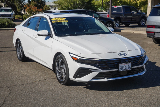 Certified 2025 Hyundai Elantra SEL FWD image 6