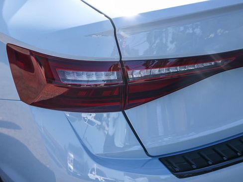 New 2026 Volkswagen Jetta SE image 9