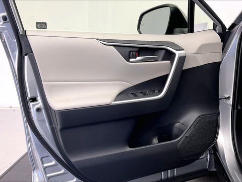 New 2025 Toyota RAV4 XLE image 12