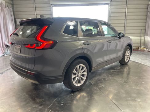Used 2025 Honda CR-V EX image 4