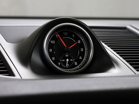 Used 2021 Porsche Macan image 18