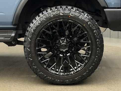 Used 2025 Ford Bronco Outer Banks AWD/4WD image 12