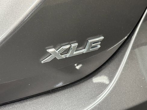 Used 2020 Toyota Camry XLE image 15