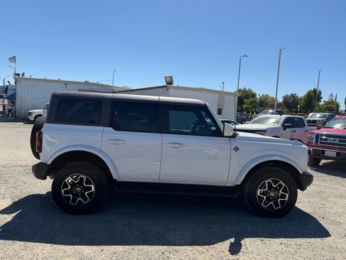 Used 2025 Ford Bronco Outer Banks AWD/4WD image 6