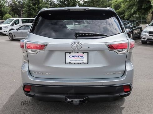 Used 2015 Toyota Highlander Limited Platinum AWD/4WD image 10