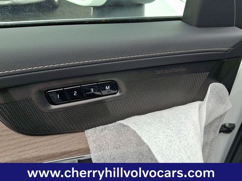 New 2026 Volvo XC90 B6 Plus w/ Protection Package Premier image 9