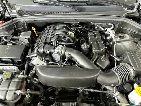 Used 2025 Dodge Durango GT AWD/4WD image 35