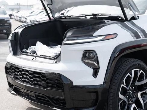 New 2024 Chevrolet Silverado EV RST image 10