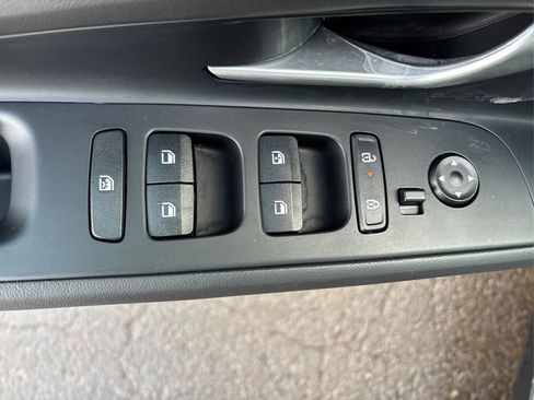 Used 2024 Hyundai Elantra SEL image 31