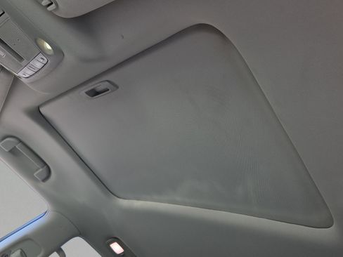 Used 2024 Nissan Armada SL w/ Captain's Chairs Package image 22