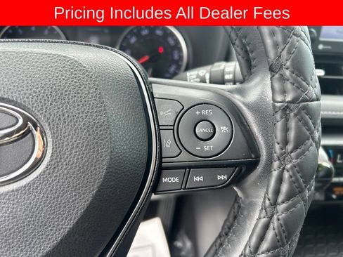 Used 2021 Toyota RAV4 XLE Premium FWD image 9