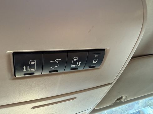 Used 2011 Dodge Grand Caravan Crew w/ Safety Sphere Group image 25