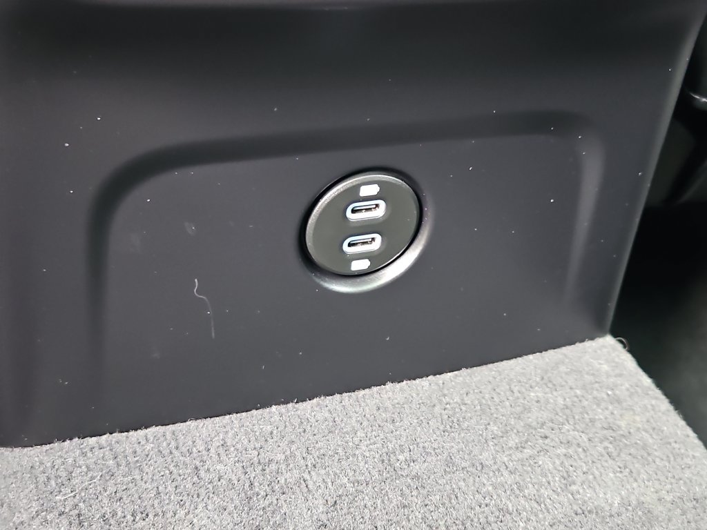 Certified 2026 Porsche Macan AWD/4WD image 26