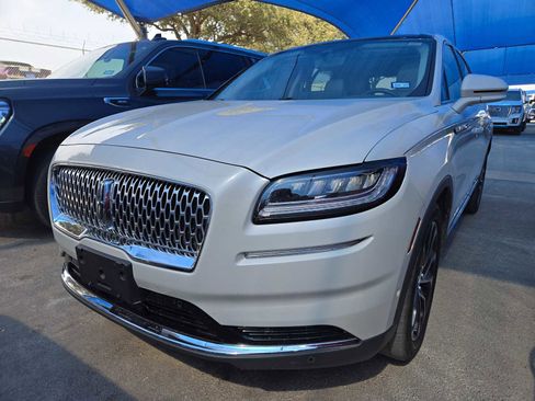 Used 2021 Lincoln Nautilus Reserve image 1