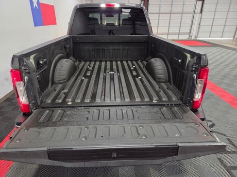 Used 2017 Ford F250 Lariat w/ Lariat Ultimate Package image 30