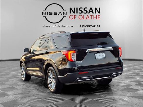 Used 2020 Ford Explorer XLT w/ Equipment Group 202A image 3