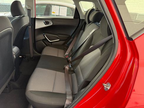 Used 2025 Kia Soul LX w/ LX Technology Package image 23