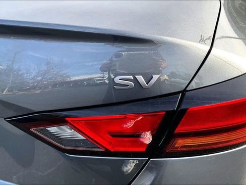 Used 2024 Nissan Altima 2.5 SV image 23