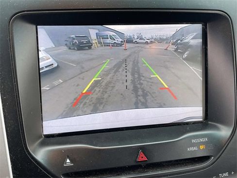 Used 2015 Ford Explorer XLT w/ Equipment Group 202A image 26