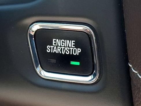 Used 2017 GMC Acadia Denali w/ Technology Package FWD image 30