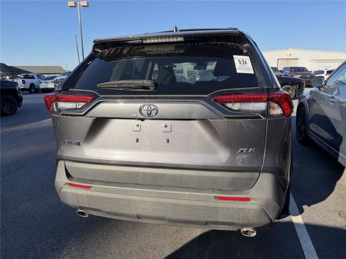 Used 2024 Toyota RAV4 XLE w/ Convenience Package image 5