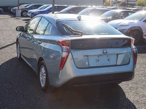 Used 2017 Toyota Prius Two w/ Carpet Mat Package image 7