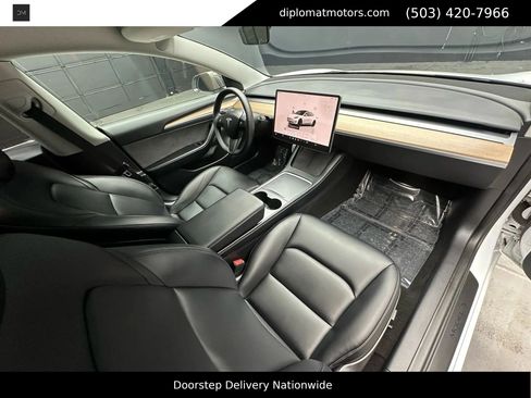 Used 2022 Tesla Model 3 Performance image 18