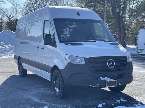 New 2025 Mercedes-Benz Sprinter 2500 image 2