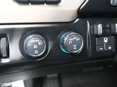 Used 2018 GMC Yukon Denali image 20