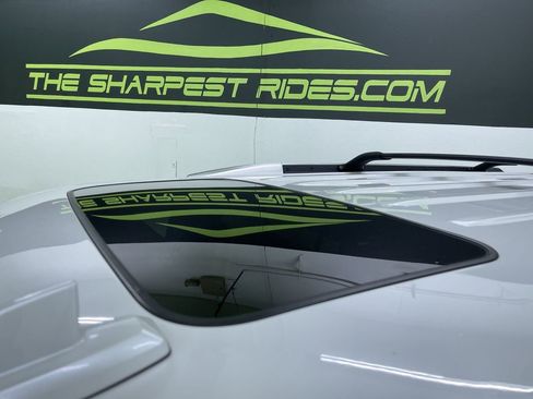 Used 2018 Cadillac Escalade Platinum image 26