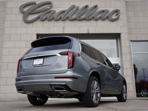 Used 2024 Cadillac XT6 Premium Luxury image 4