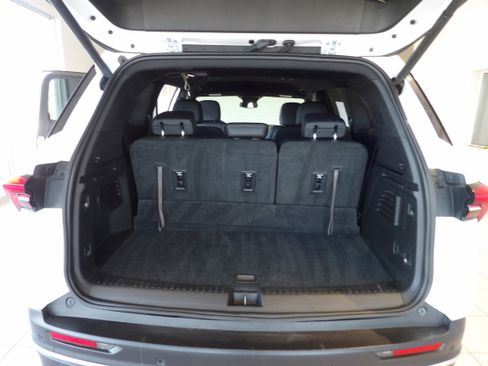 Used 2025 Buick Enclave Preferred image 21