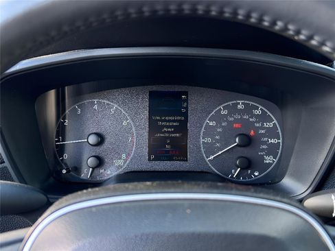 Used 2024 Toyota Corolla Cross LE w/ Moonroof Package image 13