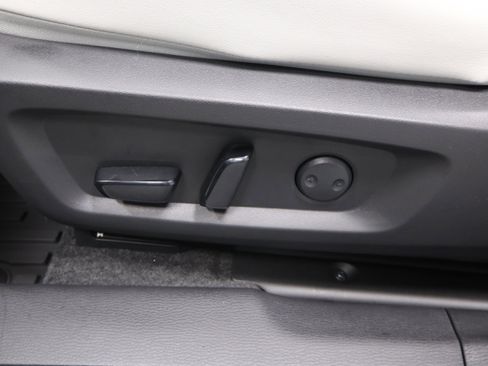 New 2026 Mitsubishi Outlander SE image 16