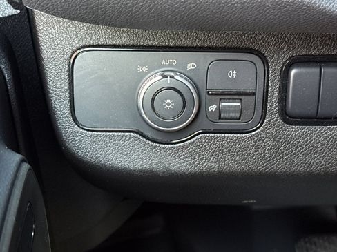 Used 2025 Mercedes-Benz Sprinter 2500 image 36