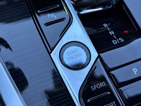 New 2026 BMW X7 M60i w/ Executive Package image 26