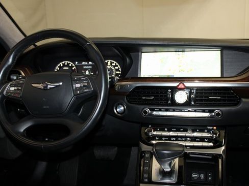 Used 2019 Genesis G90 3.3T Premium image 14