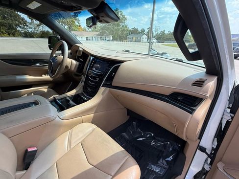 Used 2019 Cadillac Escalade Platinum image 60