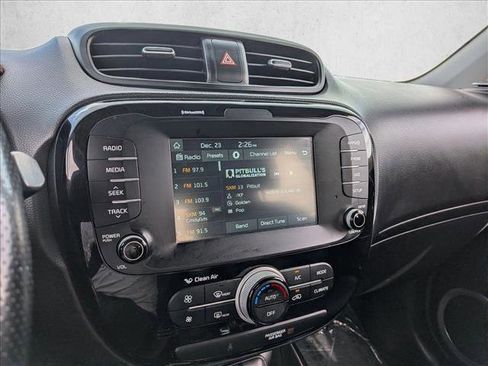 Used 2019 Kia Soul ! image 12