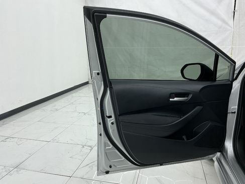 Used 2021 Toyota Corolla LE FWD image 18