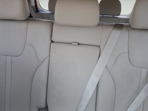 Used 2025 Kia Sorento S AWD/4WD image 11