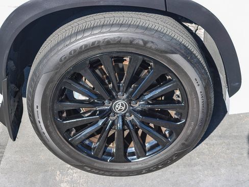 Certified 2023 Toyota Highlander XSE image 12