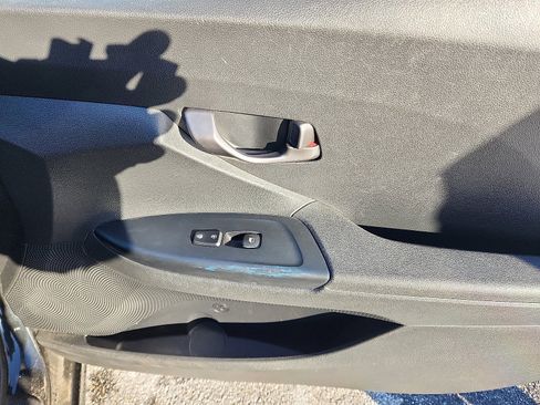 Used 2019 Hyundai Veloster 2.0 image 31