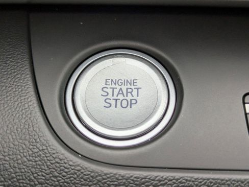 Used 2025 Hyundai Elantra SEL FWD image 28