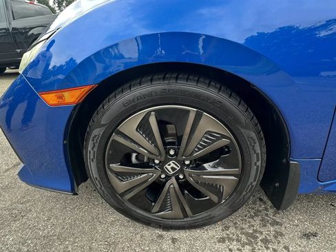 Used 2018 Honda Civic EX image 10