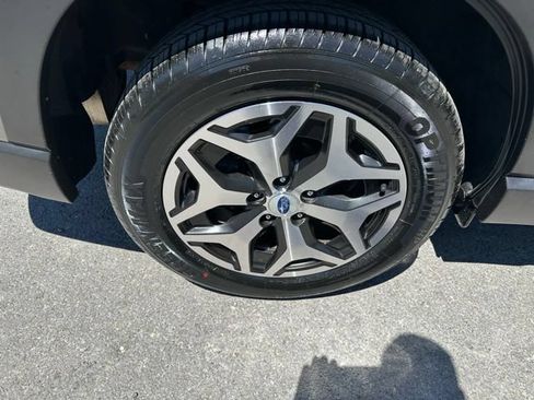 Used 2020 Subaru Forester Premium AWD/4WD image 11
