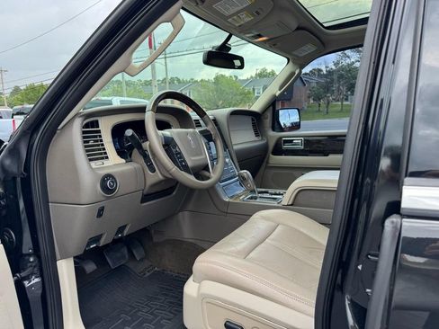Used 2015 Lincoln Navigator 4WD image 15