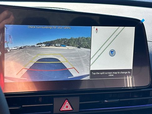 New 2025 Hyundai Elantra SEL image 28