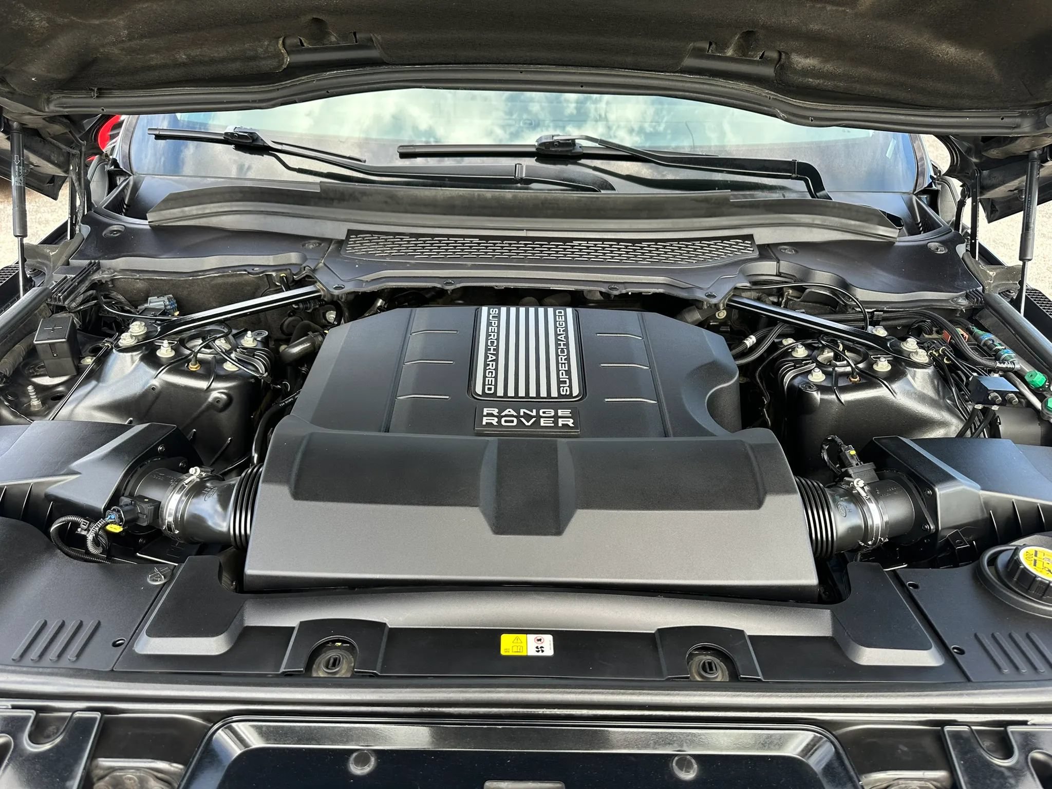 Used 2014 Land Rover Range Rover Sport HSE AWD/4WD image 35