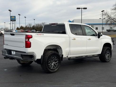Used 2023 Chevrolet Silverado 1500 LT AWD/4WD image 7